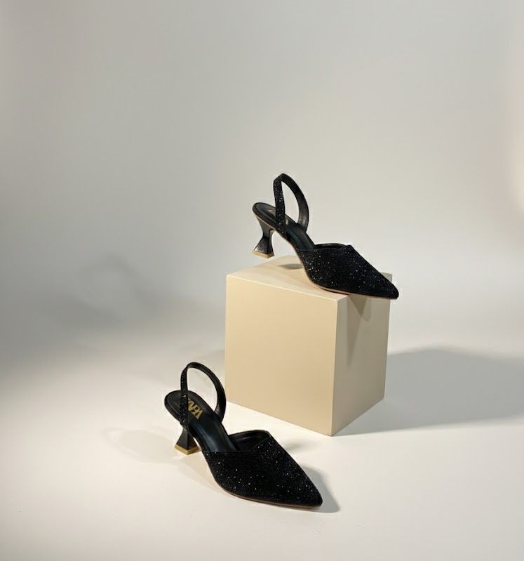 Famous Stone Heel Black